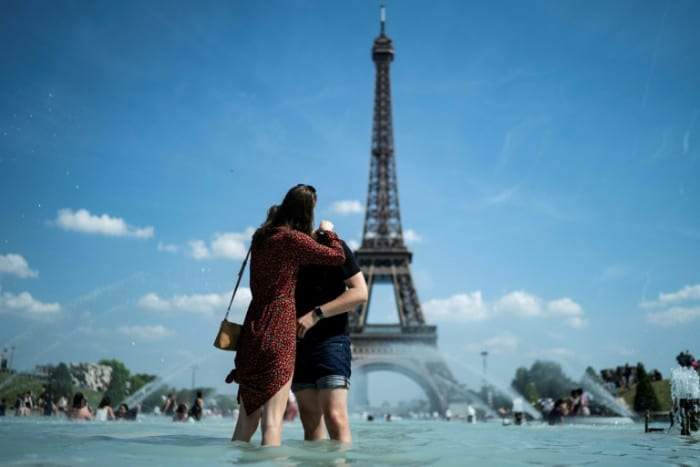 France Again Promises to Issue Travel Passes for COVID-separated Couples - Friendship Lamps