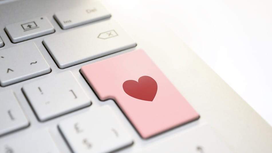 Pandemic-time Online Dating Could Cause a Future Spike in Serious Relationships - Friendship Lamps